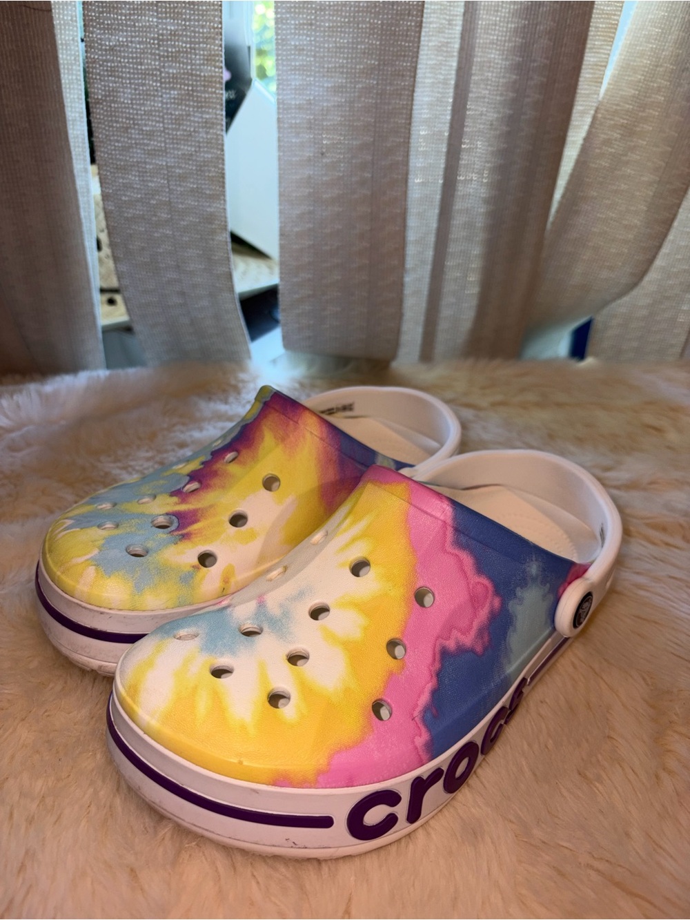 Crocs size 7